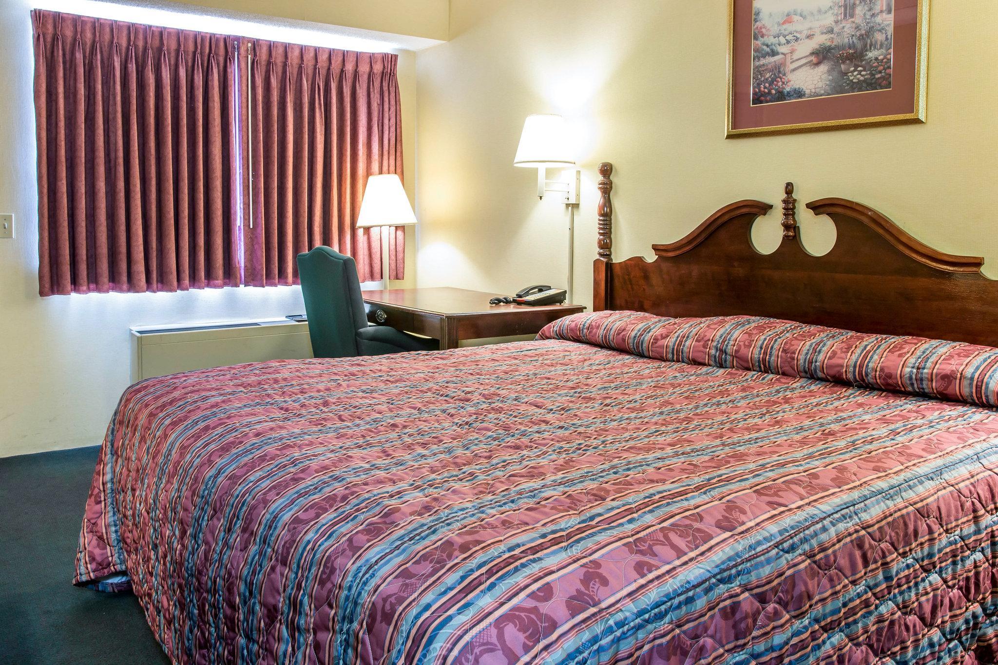 Super 8 By Wyndham Petoskey Hotel Exterior photo