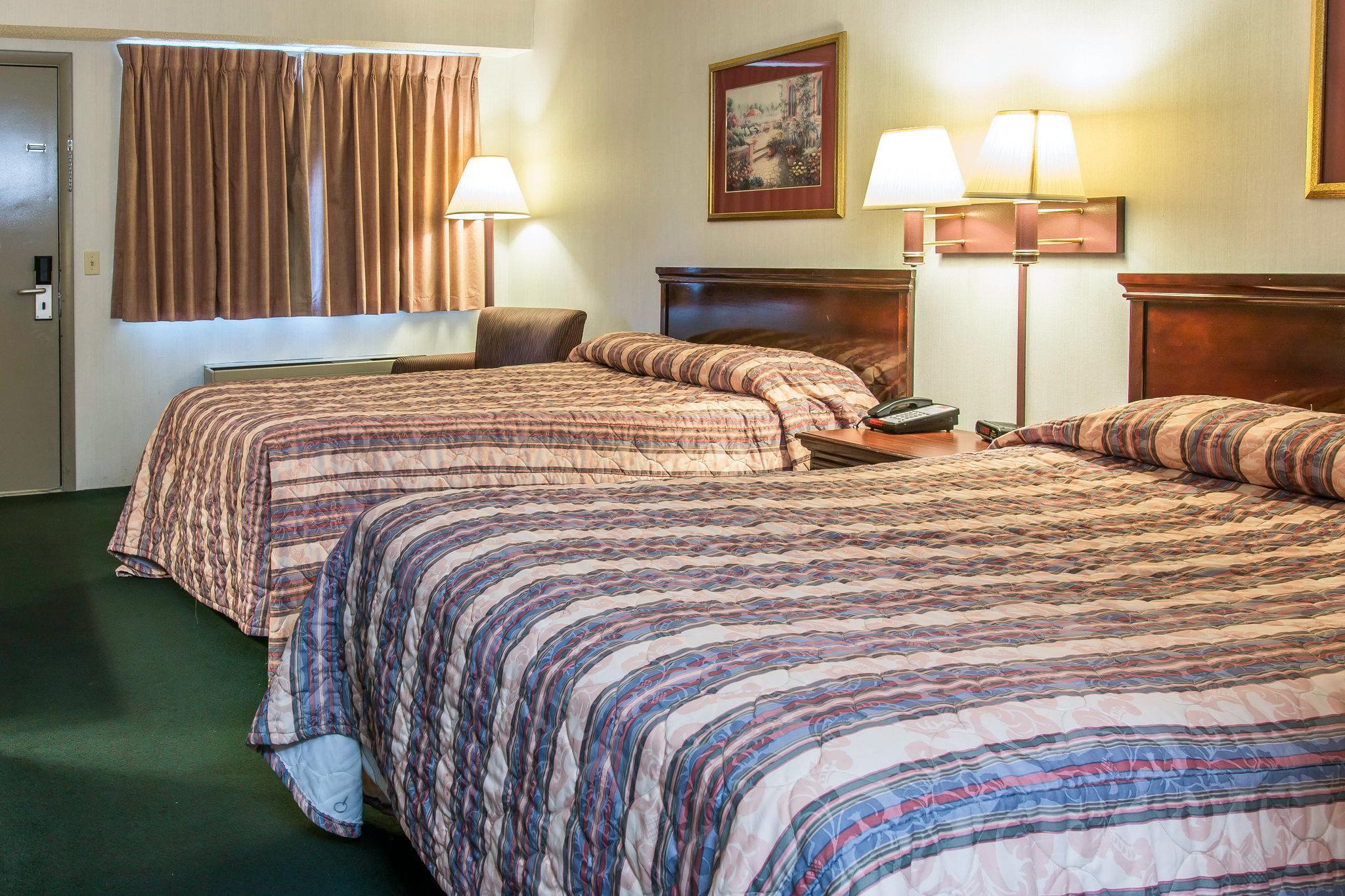 Super 8 By Wyndham Petoskey Hotel Exterior photo