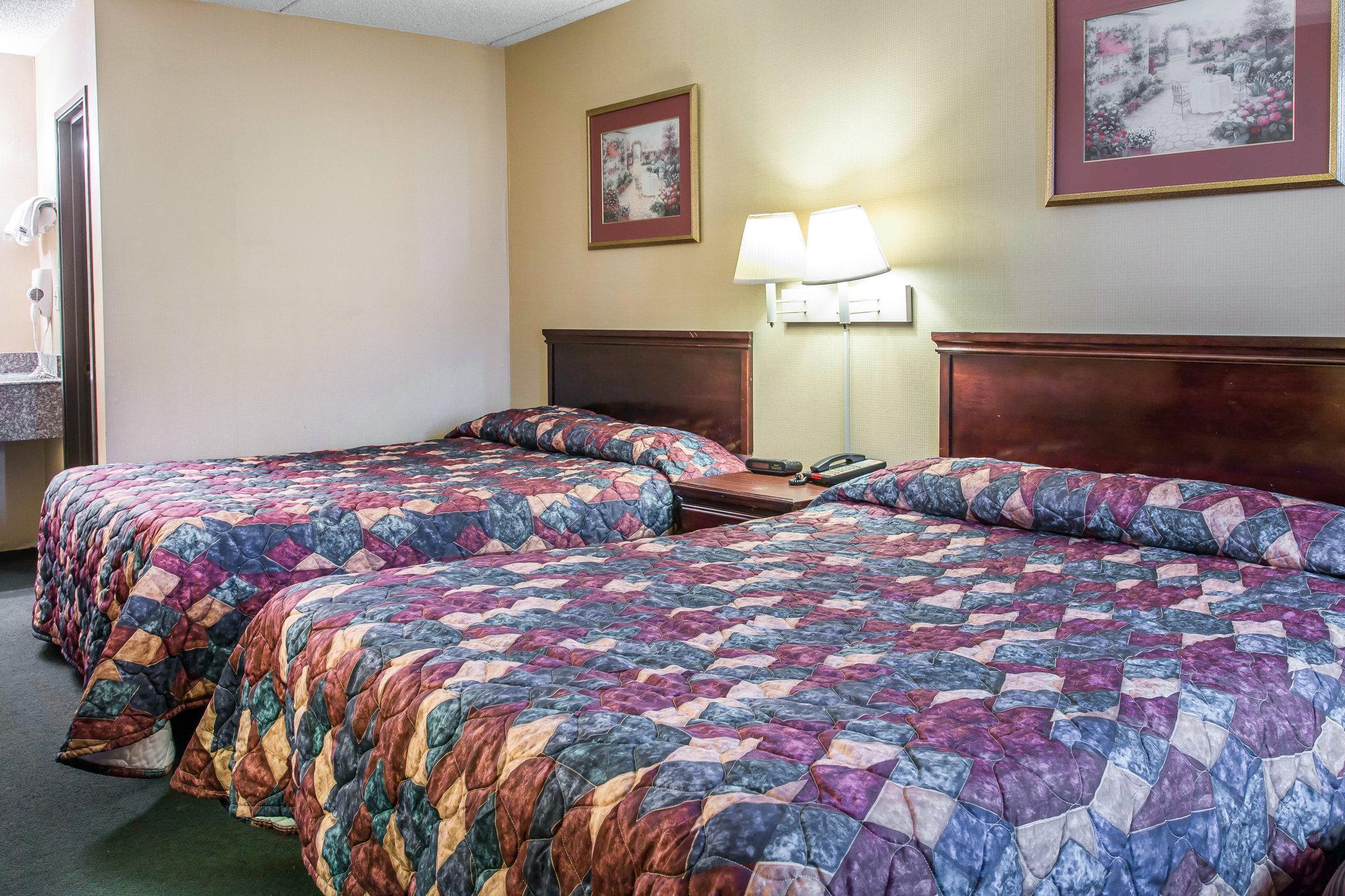 Super 8 By Wyndham Petoskey Hotel Exterior photo